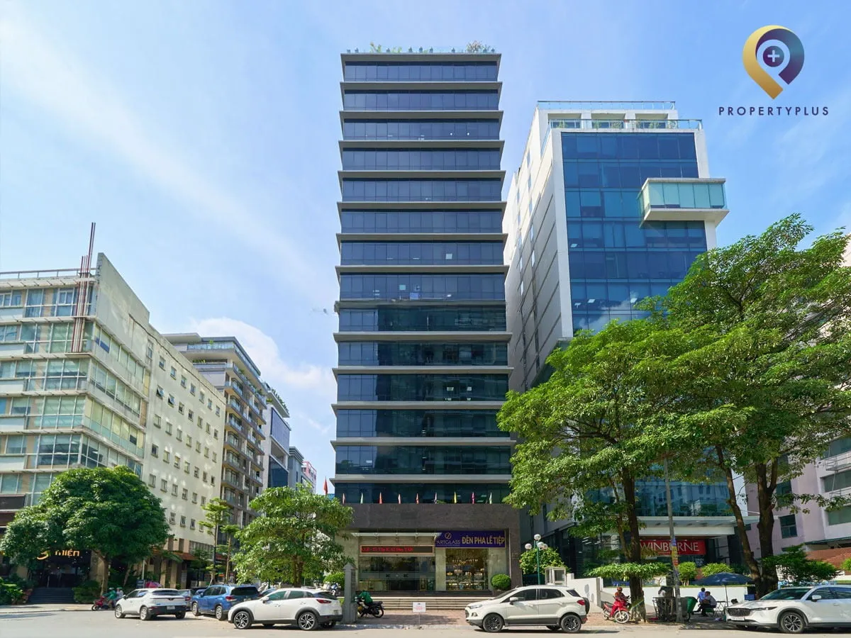 Toàn cảnh mặt trước tòa nhà IC-Building tại quận Cầu Giấy, Hà Nội.